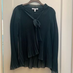 Green Derek lamp pleated blouse